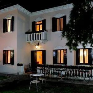 Landhuis Crispi, Mestre